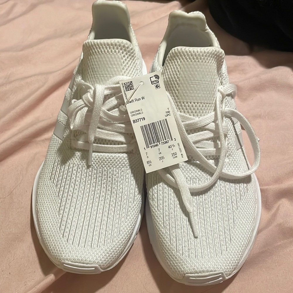 never worn adidas swift run
